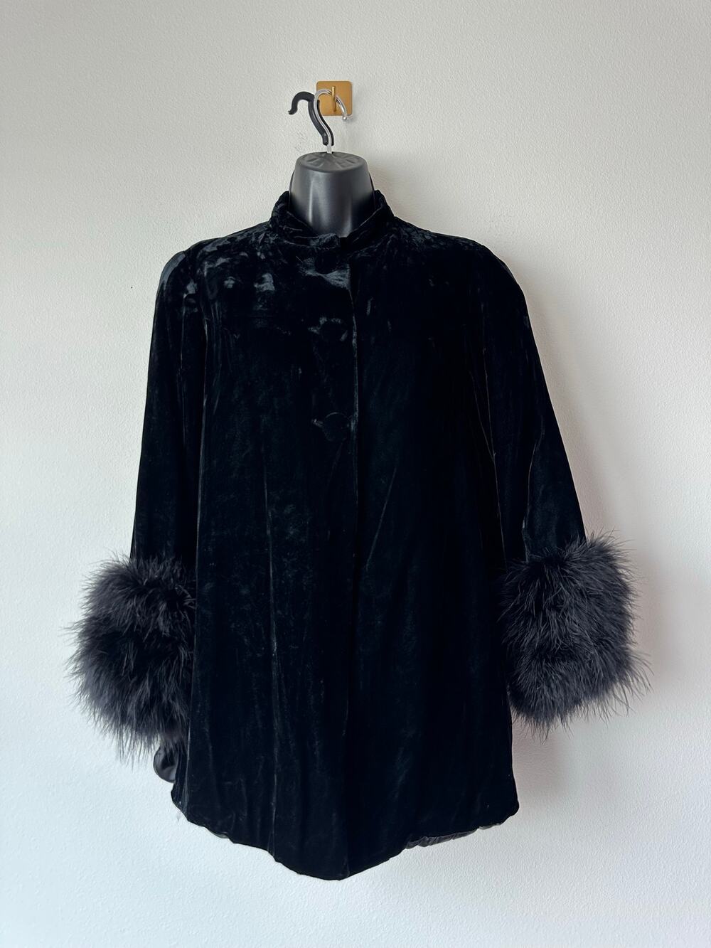 Vintage Black Velvet Feather Cuff Swing Coat Gothic Glam Jacket M